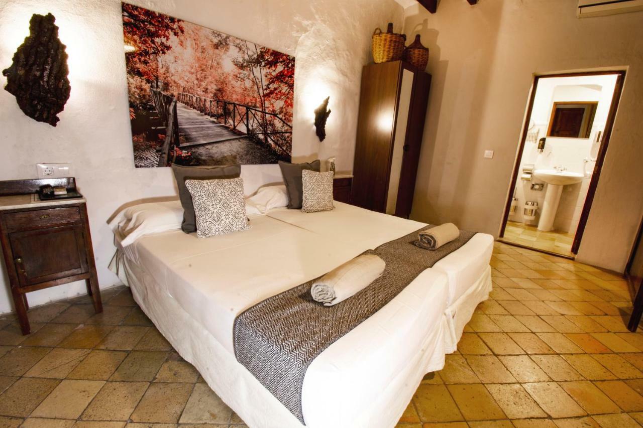 S'Hostal D'Esporles Εξωτερικό φωτογραφία